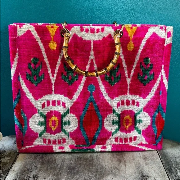 Silk velvet Ikat Tote with bamboo handles - Picture 3 of 7